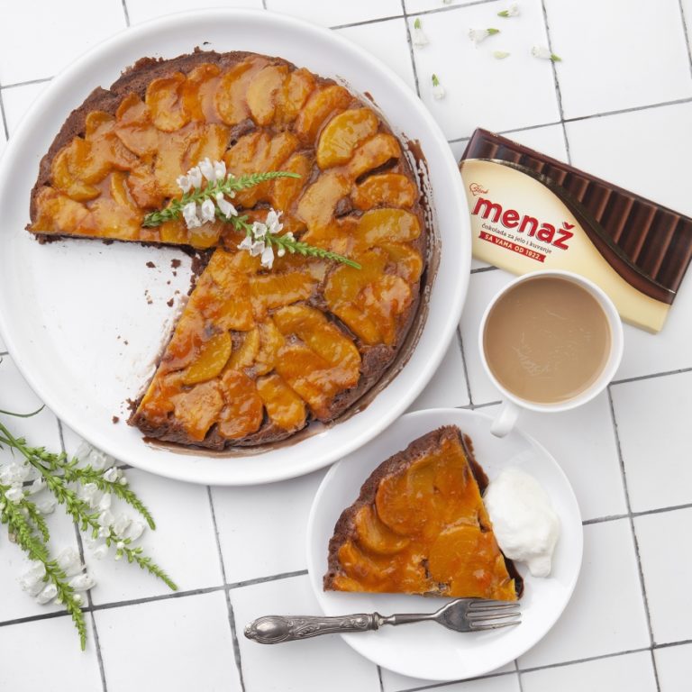 Menaž Torta sa palačinkama i breskvama