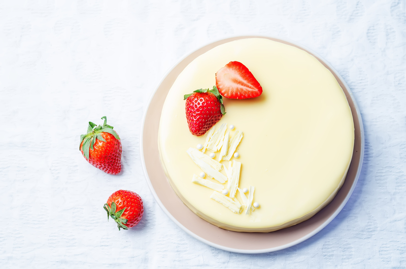 Cheesecake sa Menaž belim čoko dugmićima