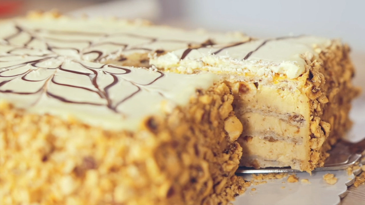 Esterhazi torta sa Menaž čoko dugmićima