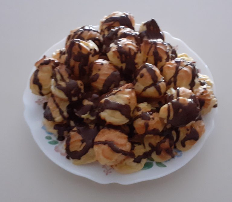 Čokoladne Menaž profiterole