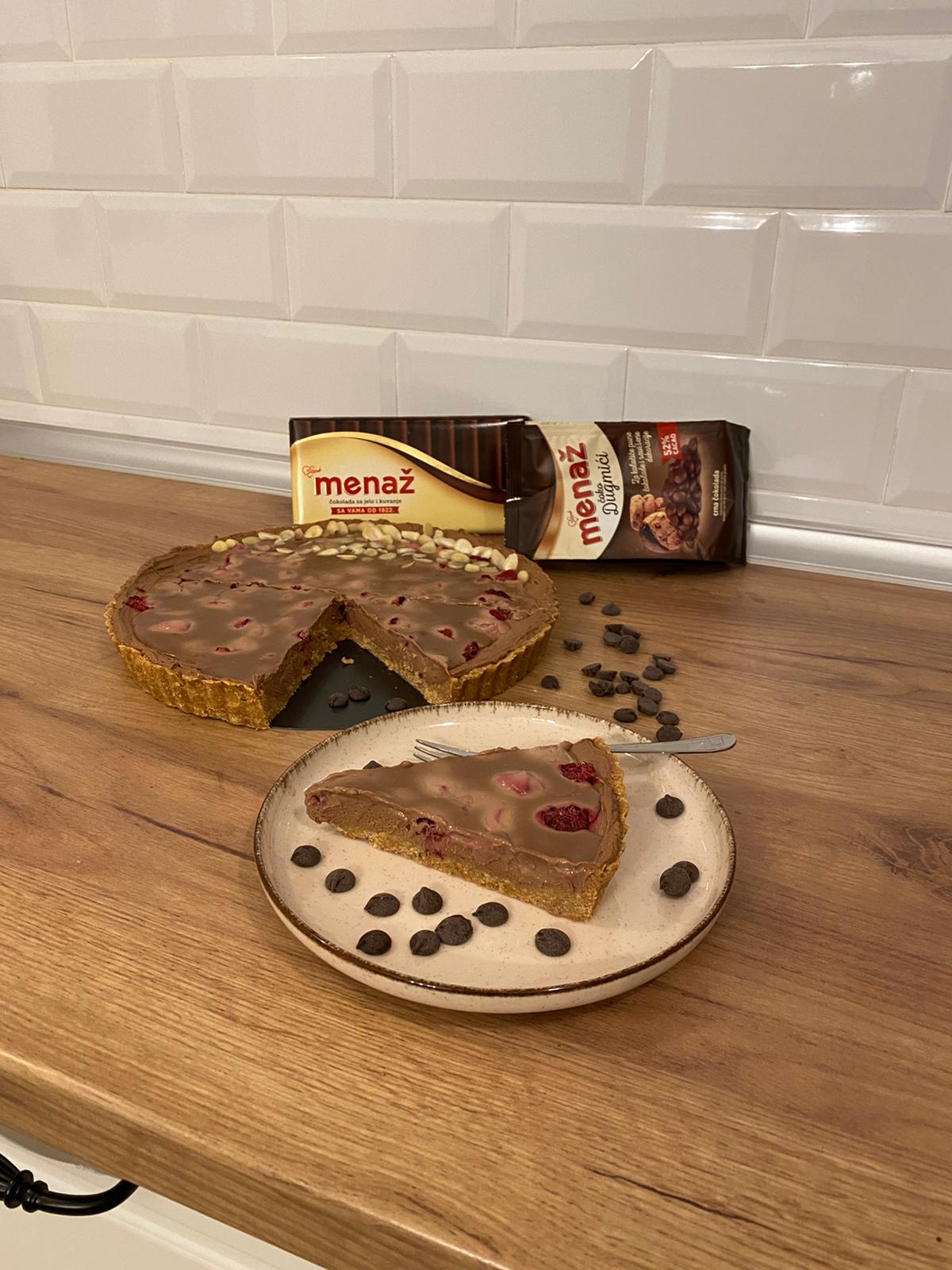 Tart sa Menaž čokoladom i voćem