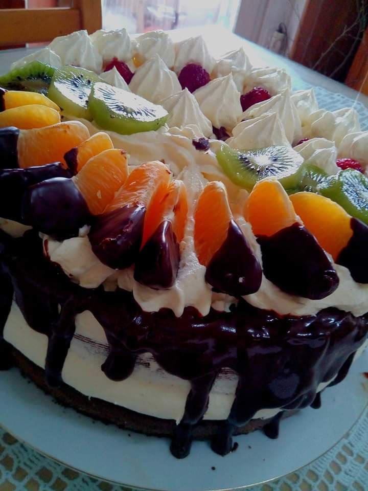Vanila torta sa višnjama