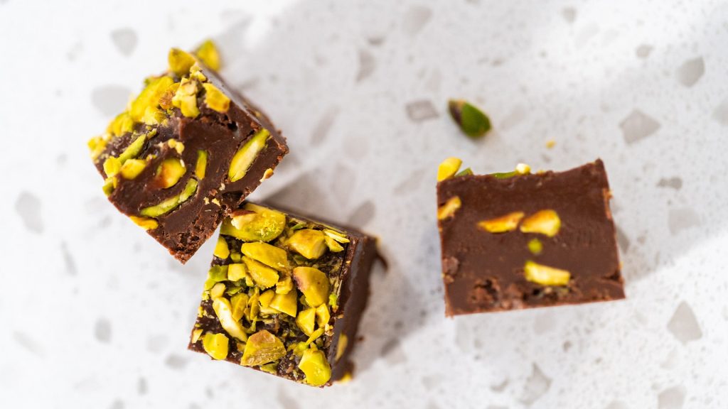Čokoladni Fudge sa Pistaćima i Menaž Čokoladom