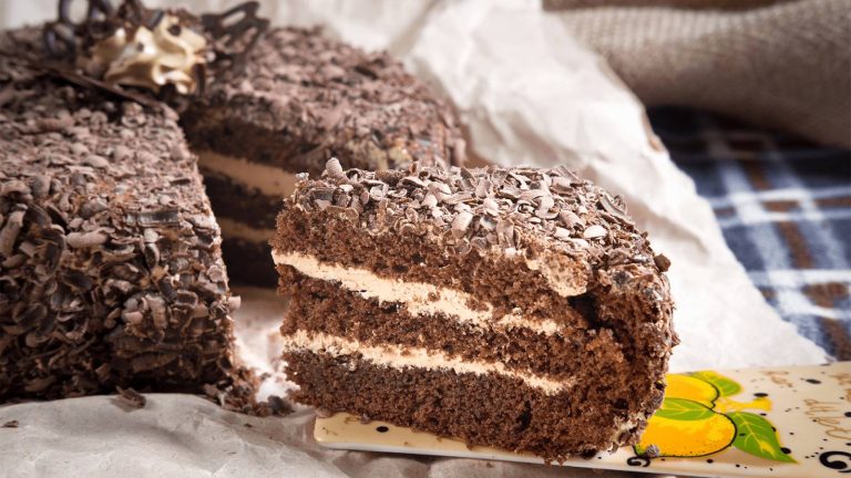 Sunđer torta sa puter kremom