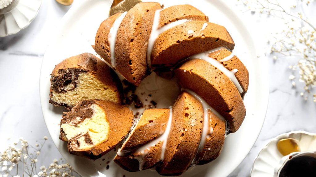 Mermerna kakao i vanila bundt torta