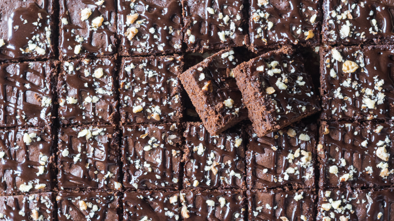 brownie kolač sa orasima